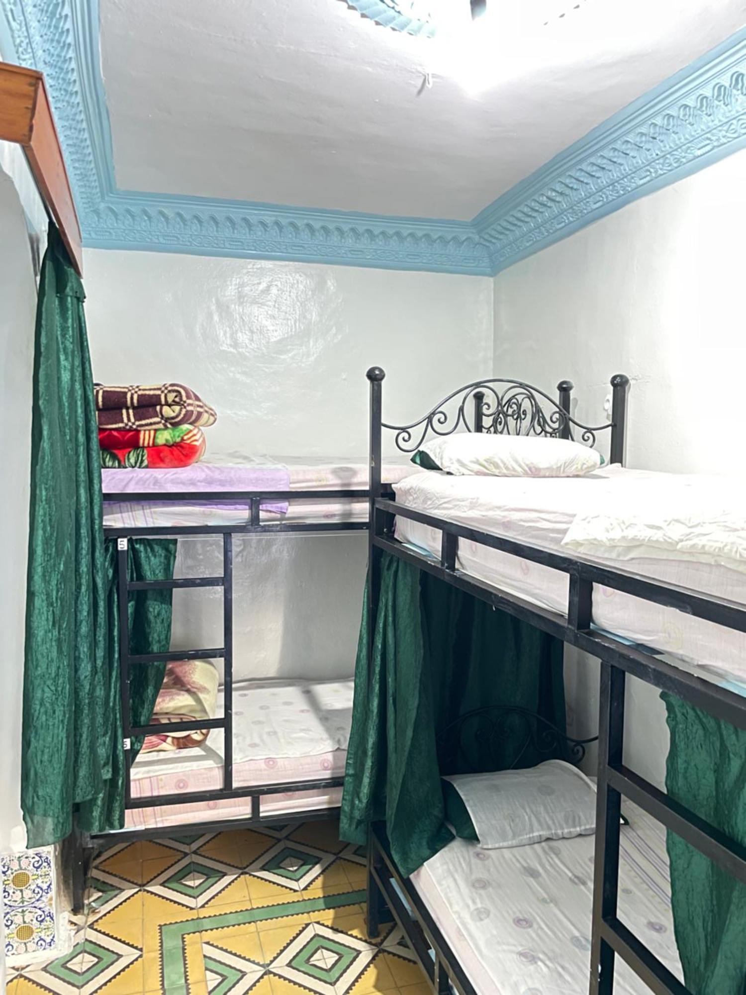 Hostel Aline Чефчауен Екстериор снимка