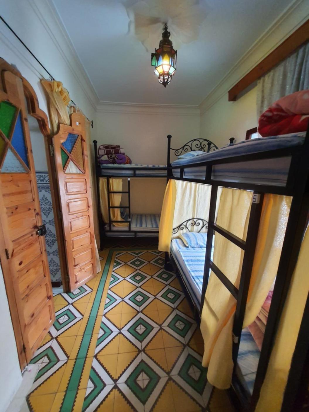 Hostel Aline Чефчауен Екстериор снимка